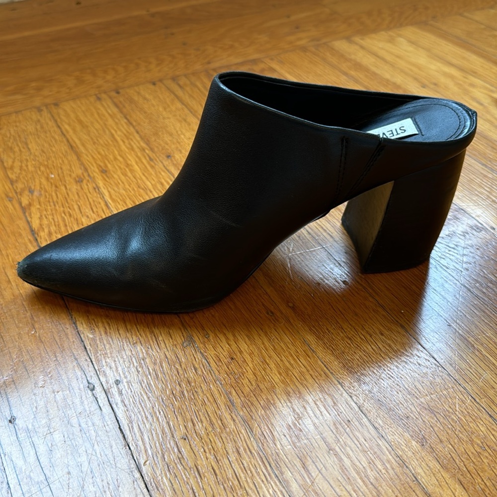 Steve Madden Solid Black Leather Block-heeled Mule